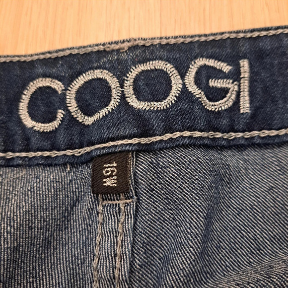 COOGI Medium Wash Bejeweled American Flag Embroidered Y2K Denim Shorts Size 16W - Picture 5 of 10